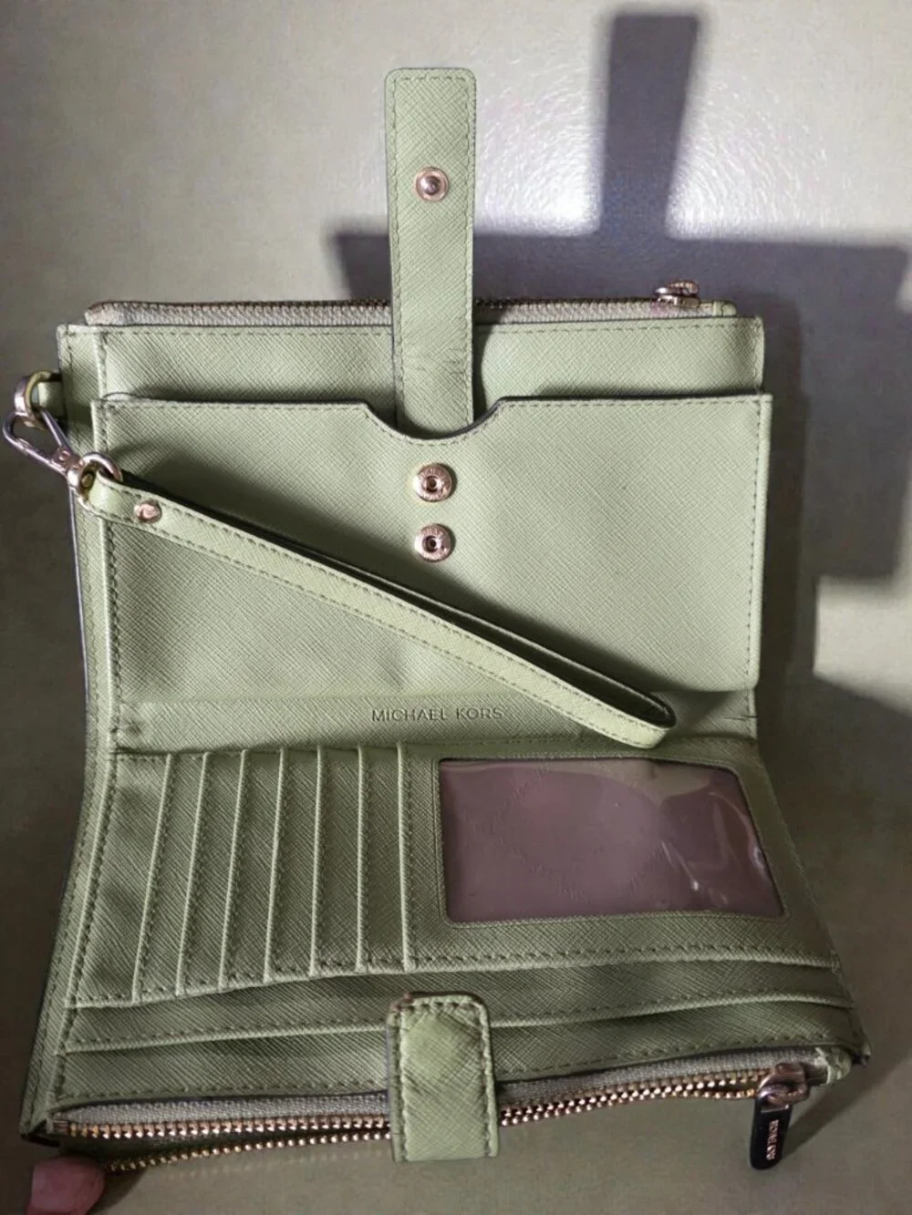 EUC MICHAEL KORS Jet Set Travel Double Zip Wallet Saffiano Leather Light Sage